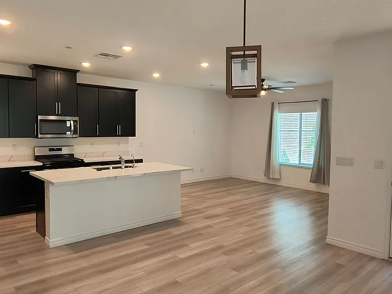 600 N Carriage Hill Dr #1089 — Photo 4