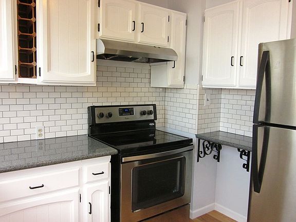 4th image of 764 N Mayfair Ave