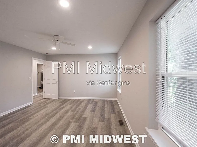 420 S Hamilton Ave #A — Photo 22