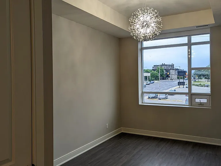 150 Main St W #304 — Photo 24