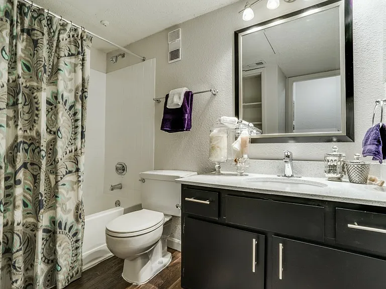 Hudson Apartments — Photo 23