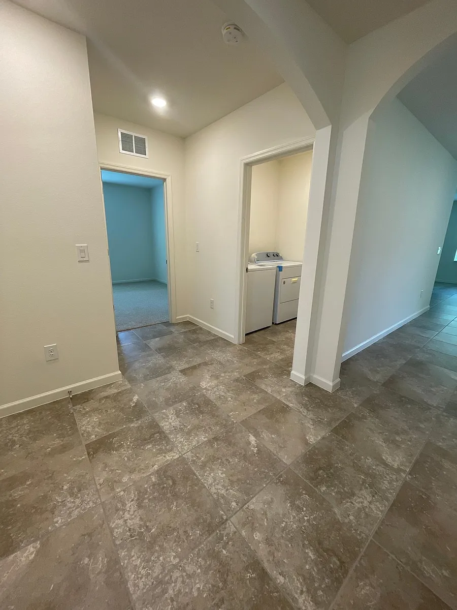 Building Photo - 100 Forest Trace Cir