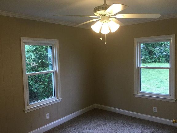 5th image of 211 Oakway Ave