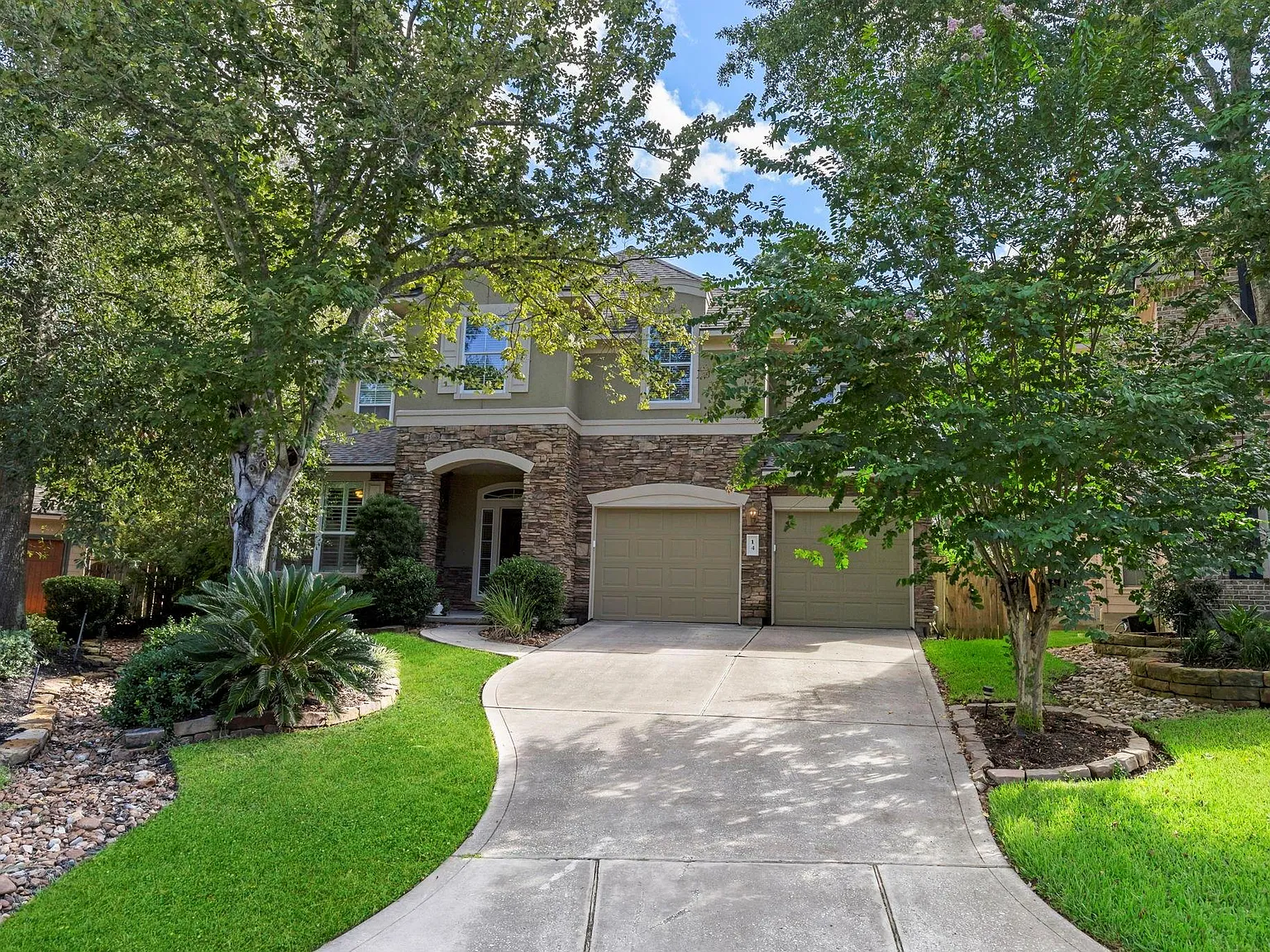 5 bed, 4.5 bath, 3785 sqft, $4,950 — Photo 2