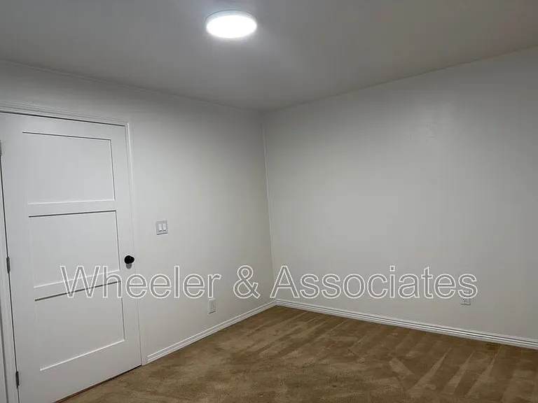 1118 S 700 W — Photo 15