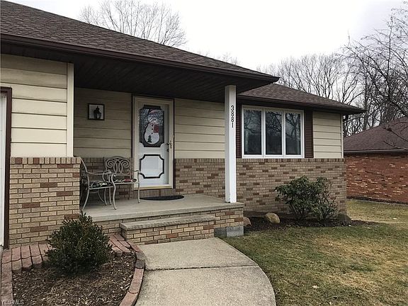 2nd image of 3881 Saint Petersburg Dr