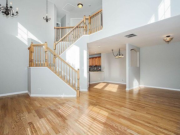 3rd image of 17 Egg Harbour Ct