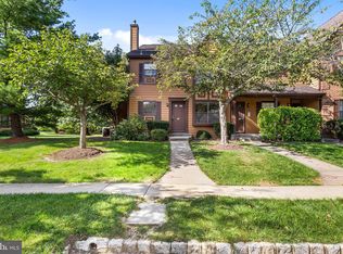 25 Fairway Ct, Lawrence Township, NJ 08648