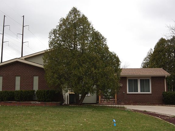 3rd image of 3901 Victoria Dr