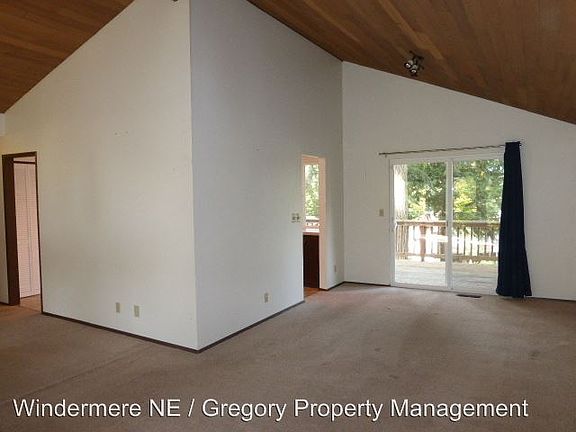 4th image of 12008 NE 68th Pl