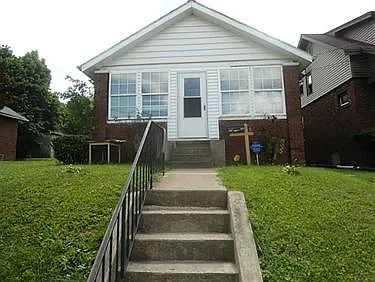 1119 Washington St photo 1