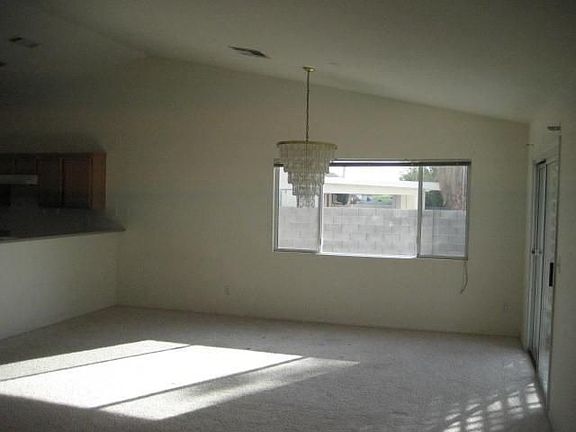 5th image of 33 Ruby Fountain Ave