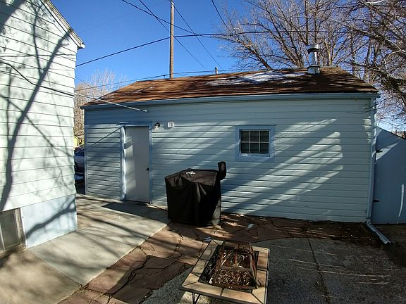 3rd image of 708 Russell St