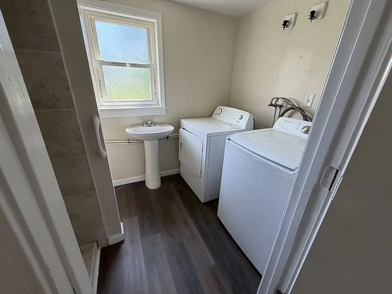 2328 N Gale Ave — Photo 9