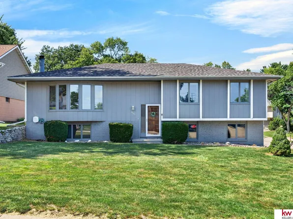 6826 S 73rd Ave, Ralston, NE 68127