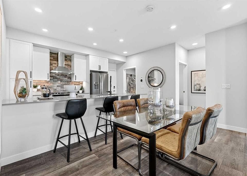 1st image of 255 W Les Jardins Park SE #216