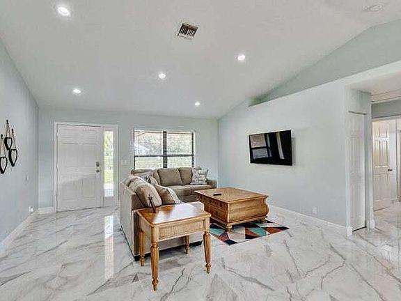 5th image of 16246 Okeechobee Blvd
