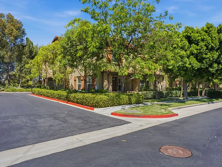 119 Coral Rose — Photo 2
