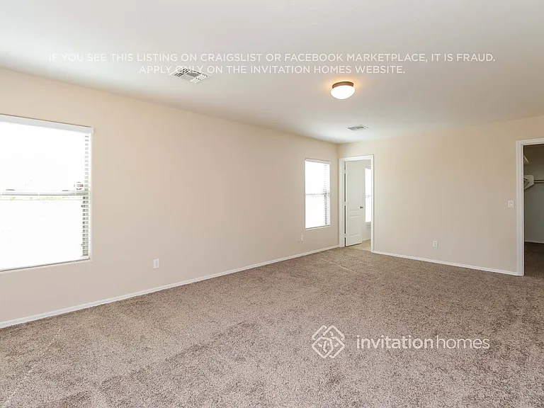 7811 S 63rd Dr — Photo 8