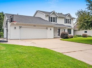 2907 Baylite Dr, Green Bay, WI 54313