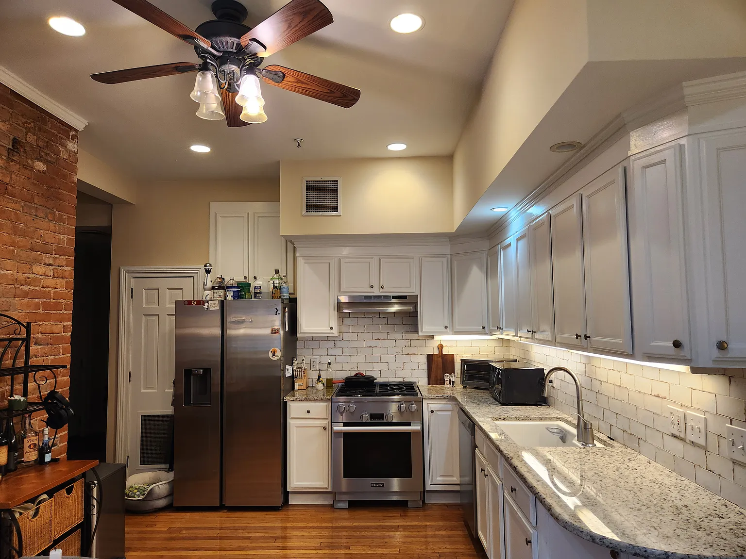 2 bed, $3,600 — Photo 3