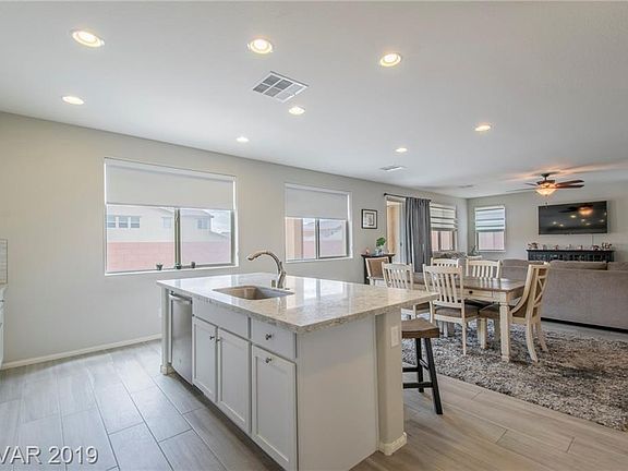 3rd image of 829 Lower Lake Ct