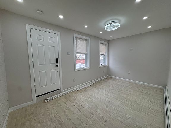 4th image of 59 Lafayette St #G