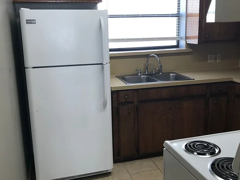 902 NE Tortoise Dr — Photo 4