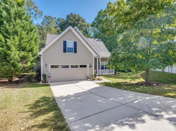 524 Canopy Ct, Clover, SC 29710