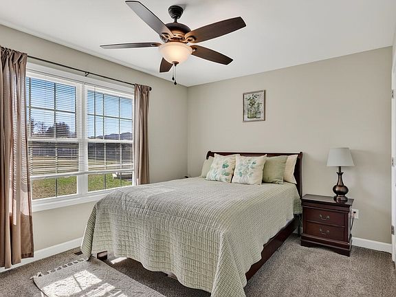 5th image of 235 Locustdale Loop