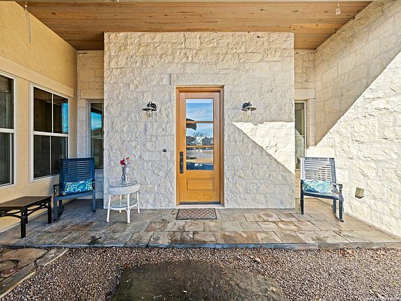 4th image of 2821 Rock Barn Dr