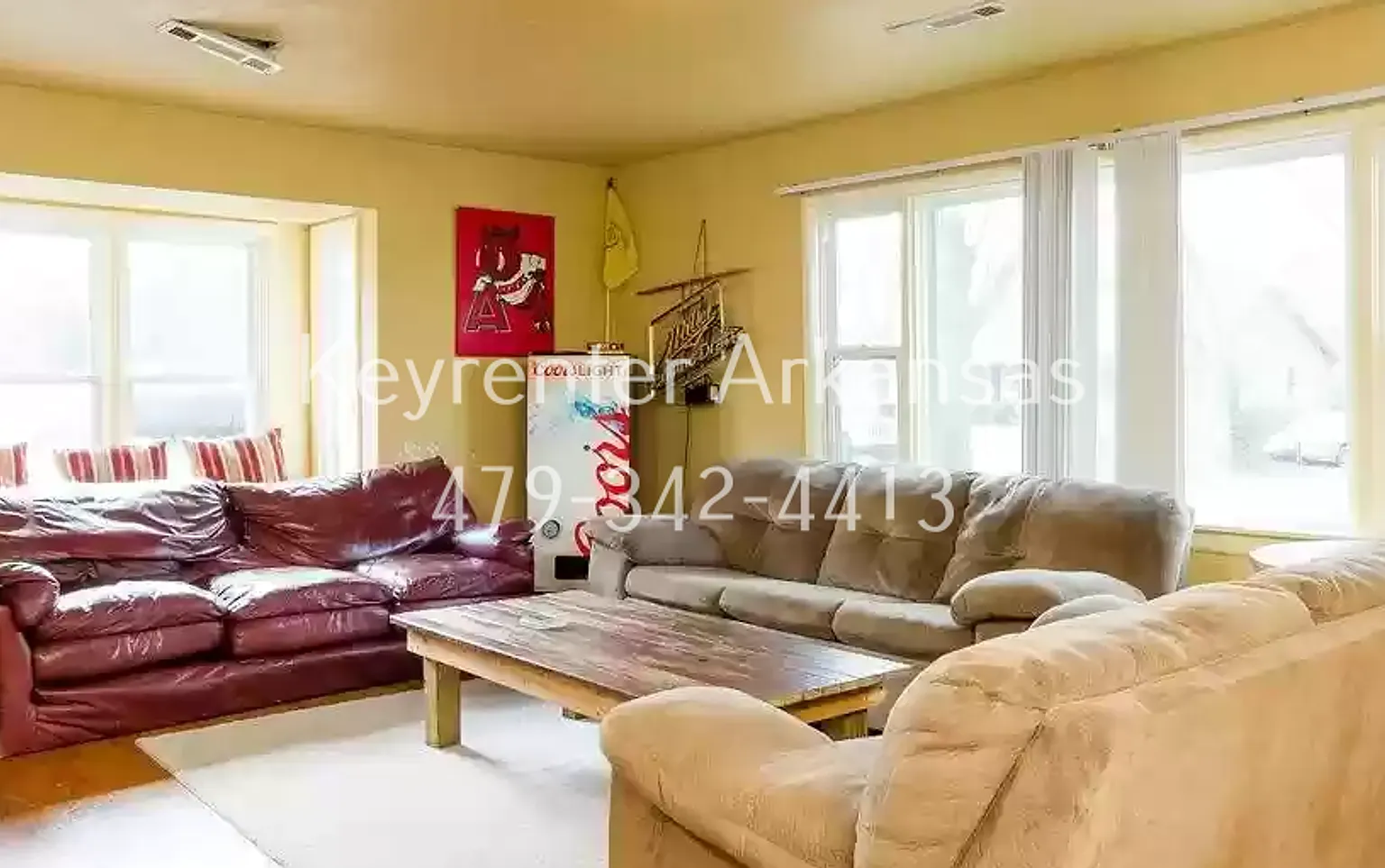 Beautiful Home Near the University! — Photo 4
