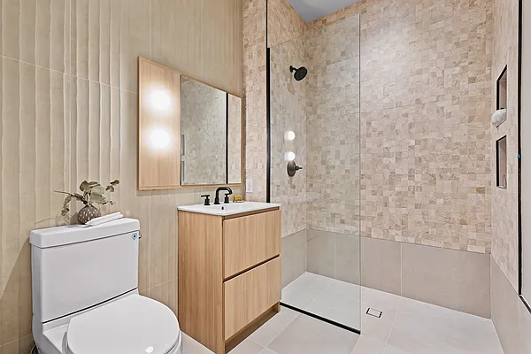 Bathroom, photo 1