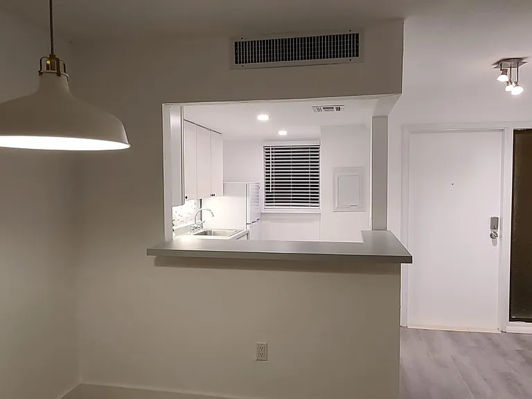 605 SW 75th St #102 — Photo 16