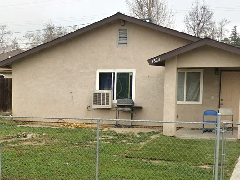 1307 Oregon St — Photo 1