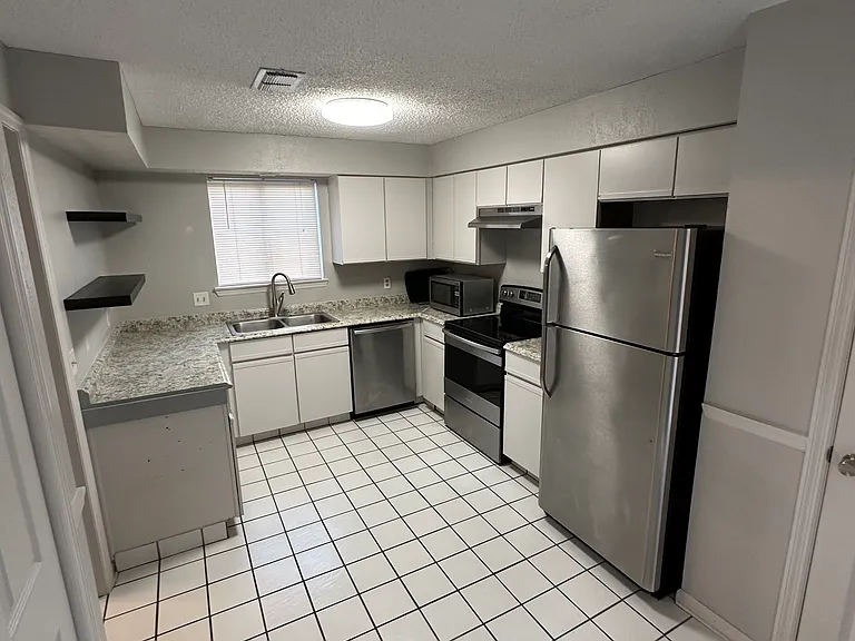 1307 Wood Hill Pl — Photo 11