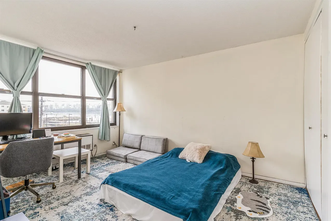 3 bed, 1700 sqft, $1,500 — Photo 1