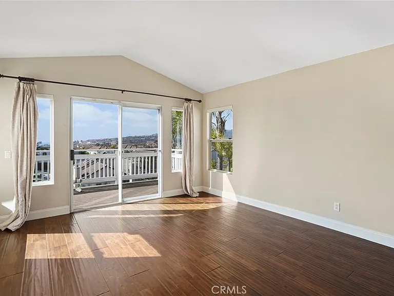 37 Regina — Photo 15