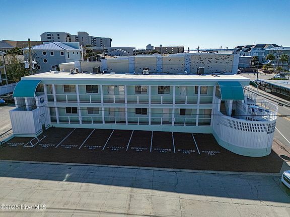 5th image of 40 N Lumina Avenue #101