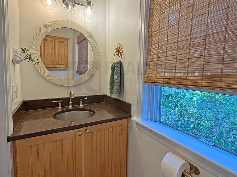 4 Robin Ln — Photo 8