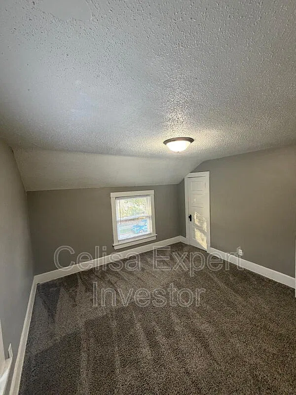 3 bed, 1.0 bath, 1148 sqft, $1,400 — Photo 4