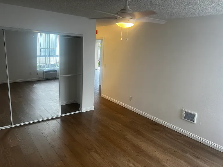 Beachwood Village Apartments — Photo 152