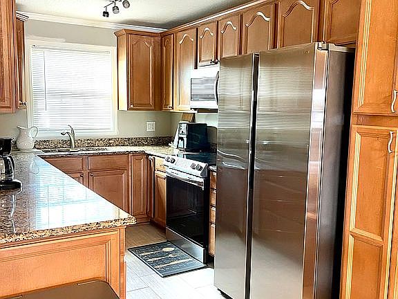5th image of 628 Georgetown Dr
