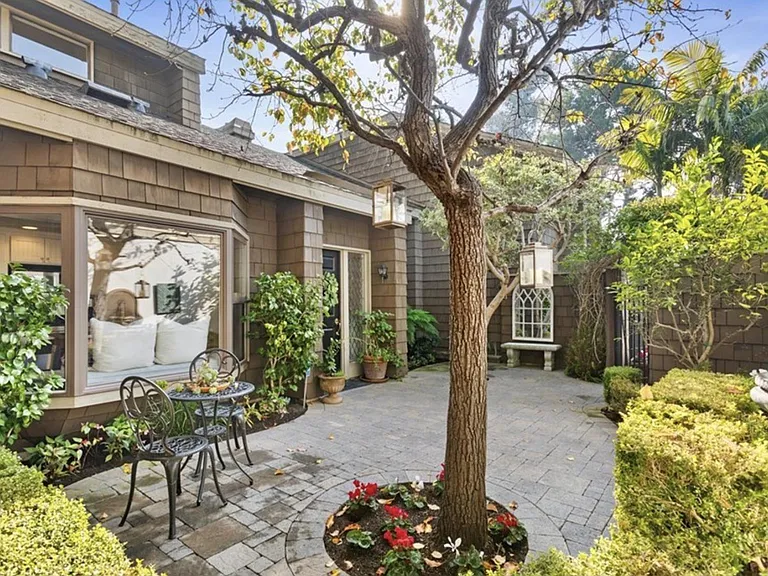 4 Sea Island Dr — Photo 9