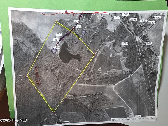 3rd image of 301 Hidden Pond Lane