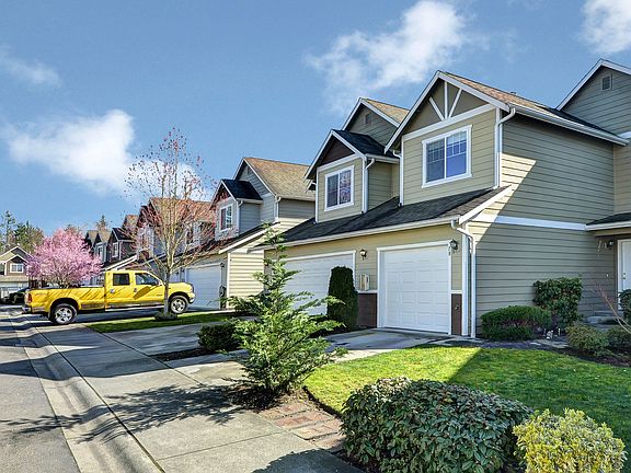 2nd image of 119 91st Ave SE APT 7B