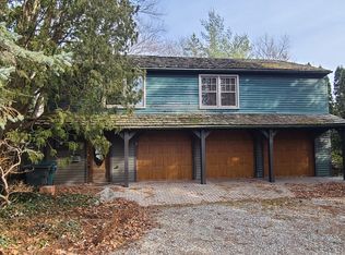 160 Baldwin Rd, Birmingham, MI 48009