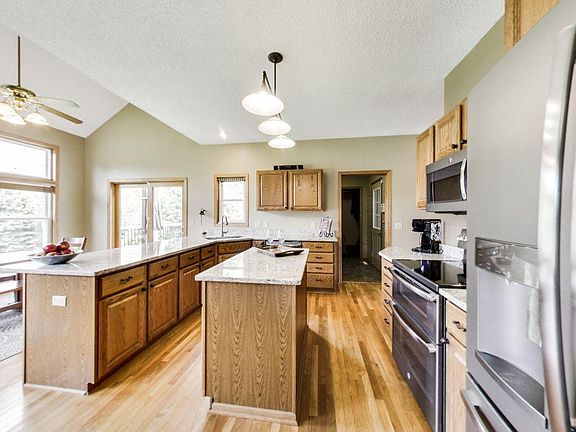 4th image of 3314 Commonwealth Ct