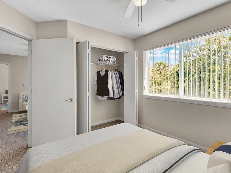 Willow Creek Apartments — Photo 14