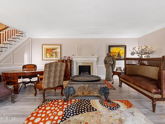 14th image of this home